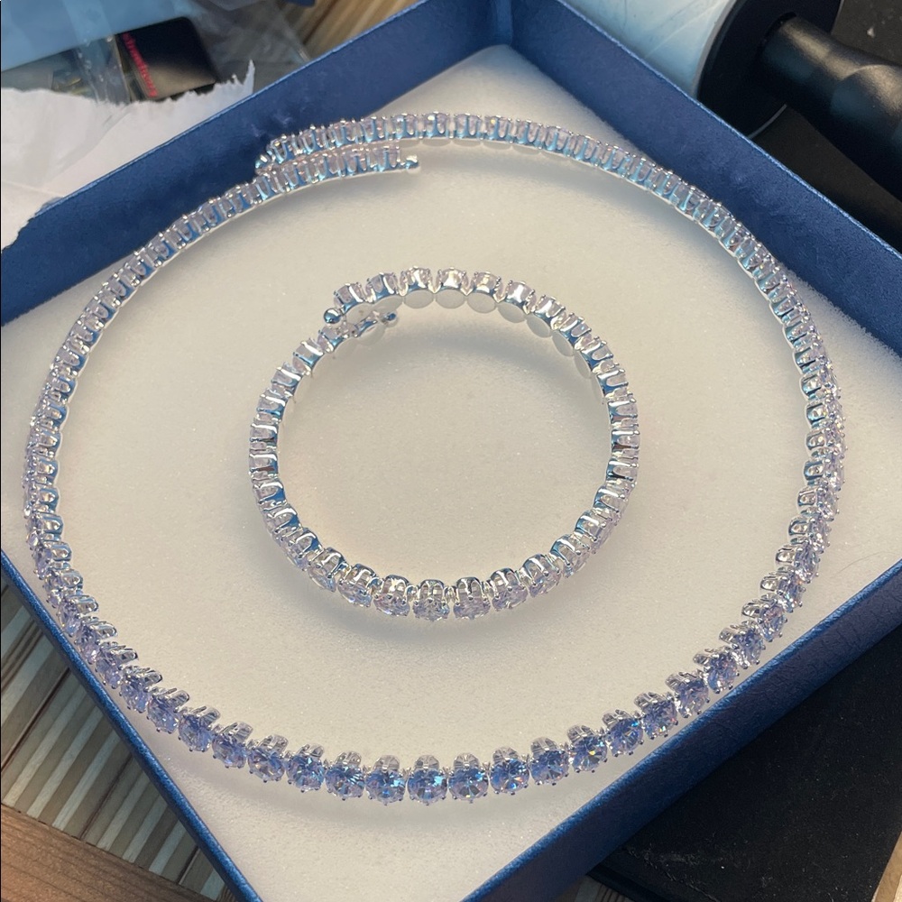 Elegant Silver Jewelry Set
